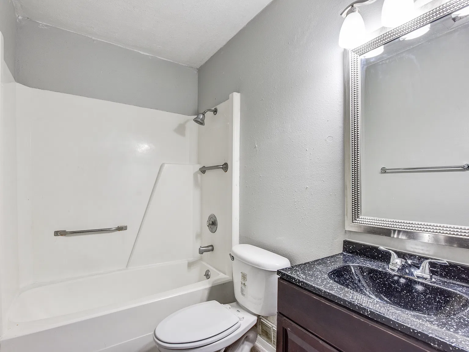 Carroll Lane Apartments — Photo 3