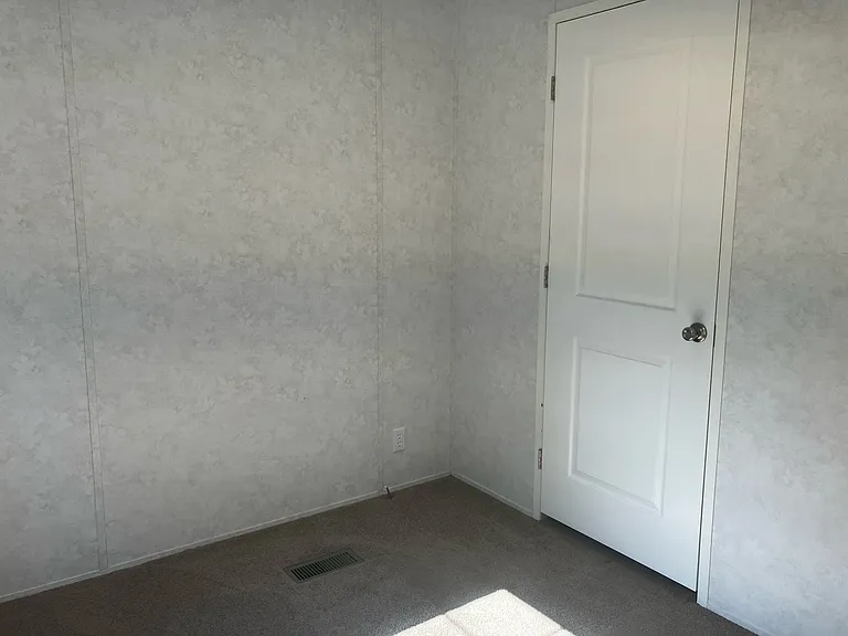 849 Henderson Ave #37 — Photo 8