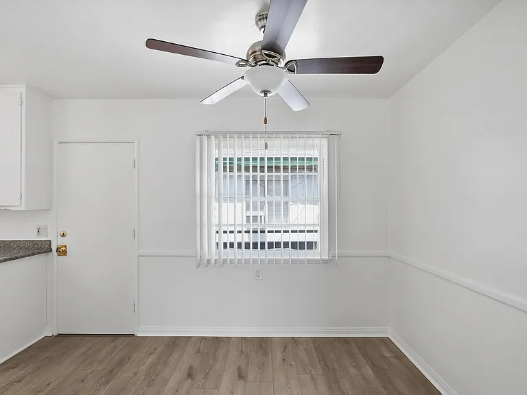 12249 Vanowen St #D — Photo 5