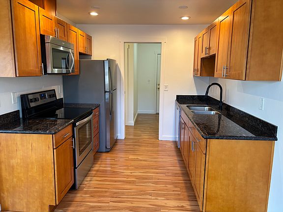 3rd image of 1515 NE 148th St APT 303
