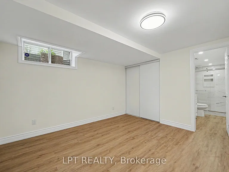 84 Newborough Cres — Photo 13