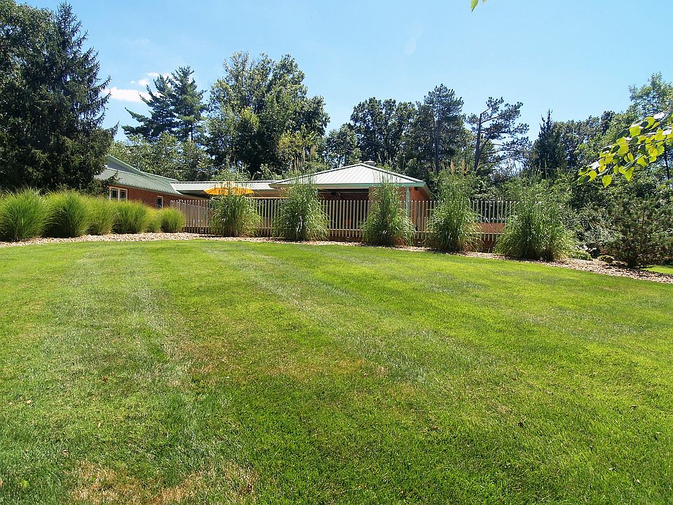 1st image of 46 Westwood Ct