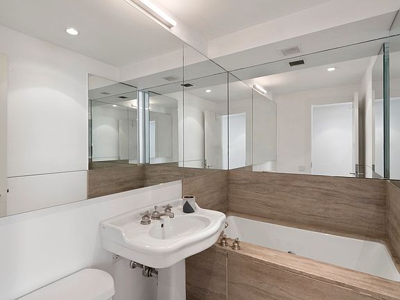 5th image of 49 E 12th St APT 6D