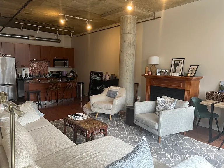 111 S Morgan St #402 — Photo 3