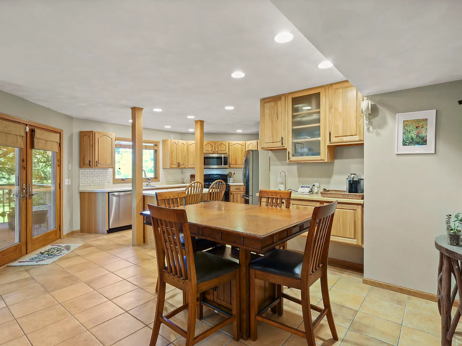 4 bed, 3.5 bath, 2900 sqft, $3,500 — Photo 4