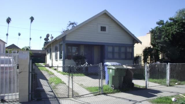 2nd image of 344 W 67th St