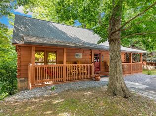 683 Kings Hills Blvd, Pigeon Forge, TN 37863