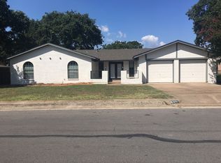 6316 Oak Timber Dr E, Forest Hill, TX 76119