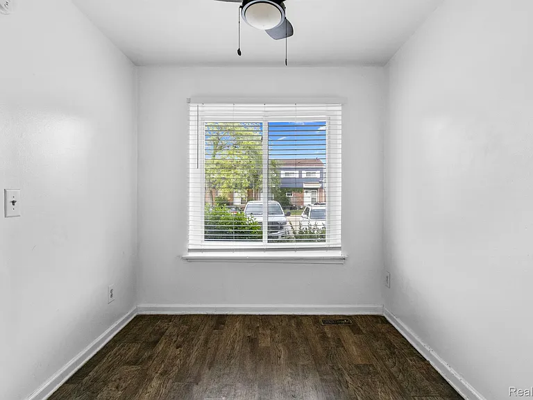 534 Saint Maron Pl #107 — Photo 9