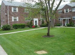 8928 155th Ave, Howard Beach, NY 11414