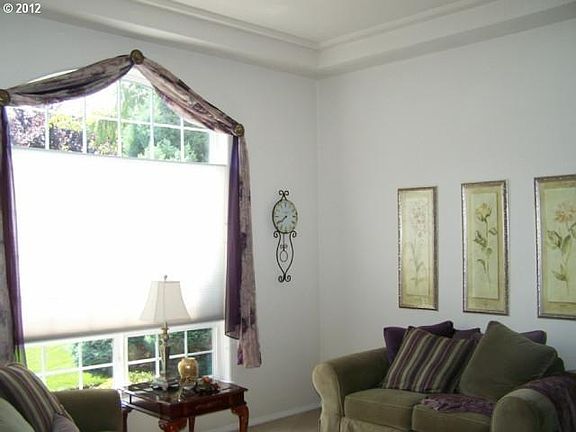 2nd image of 468 SE Brookwood Ave