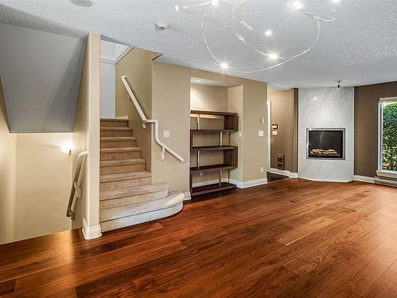 5th image of 75 Songhees Rd #106
