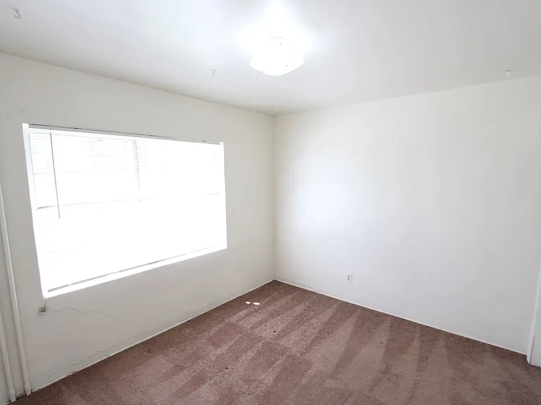 324 N San Francisco St — Photo 12