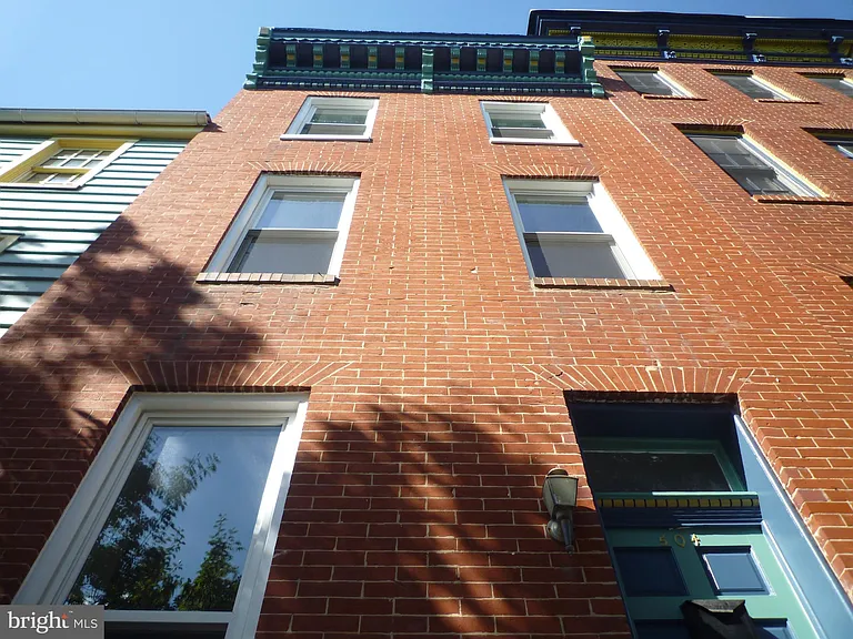 504 S Washington St — Photo 8