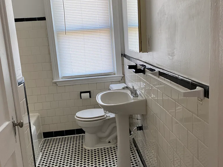 2907 Glendale Ave — Photo 20