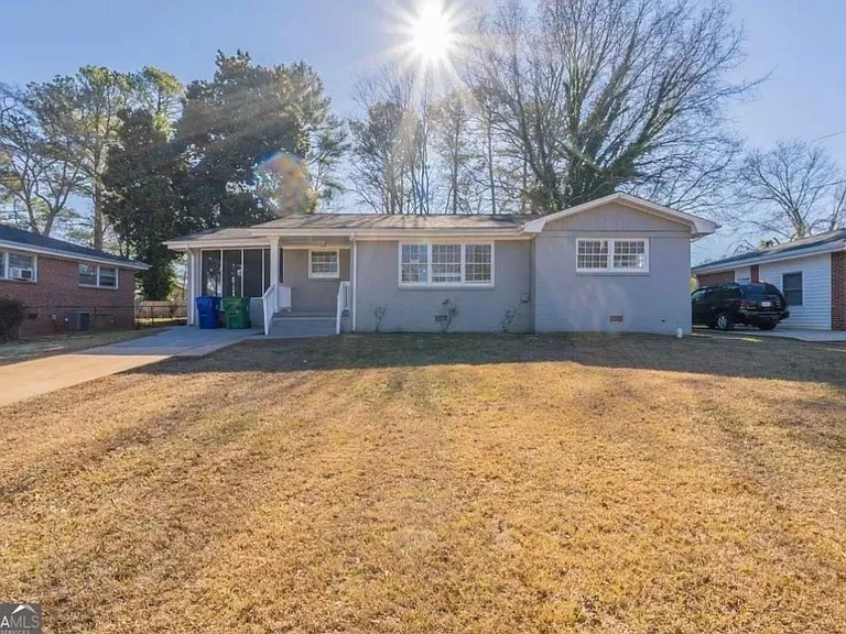 2833 Lynda Pl — Photo 1