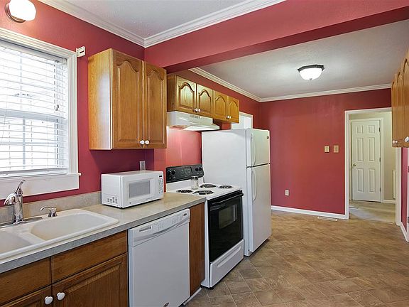 4th image of 1108 Sampson Ave