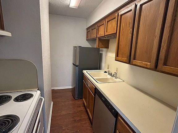 4th image of 3413 W 5th St #7