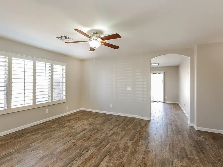 10898 W Alvarado Rd — Photo 4
