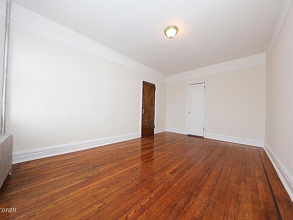 4th image of 2590 35th St APT 5J