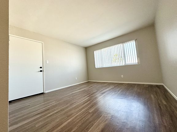 5th image of 1141 E 7th St APT 10