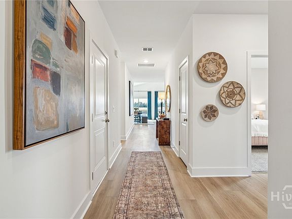 3rd image of 190 Kingswood Circle