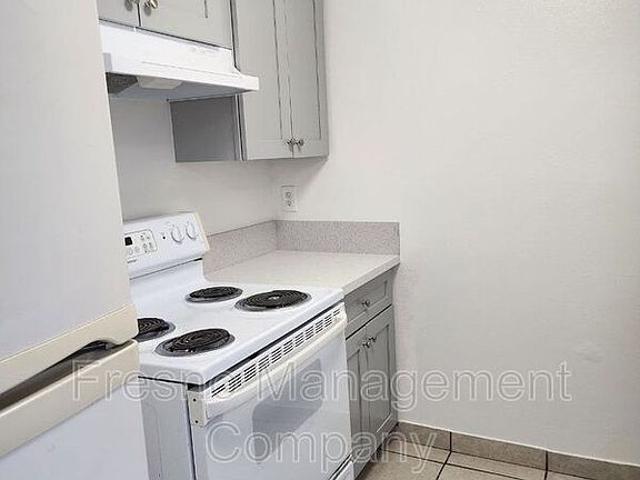 5th image of 475 N Manila Ave APT 101
