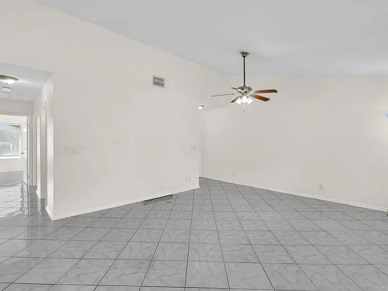 815 W Boynton Beach Blvd #16-205 — Photo 10
