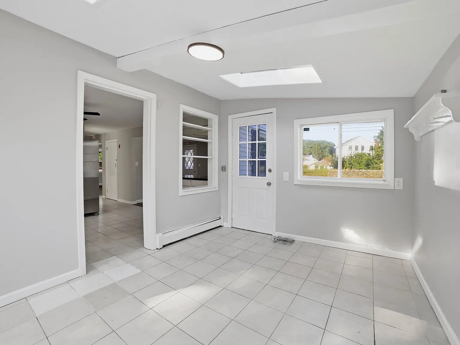 4 bed, 1544 sqft, $3,700 — Photo 2