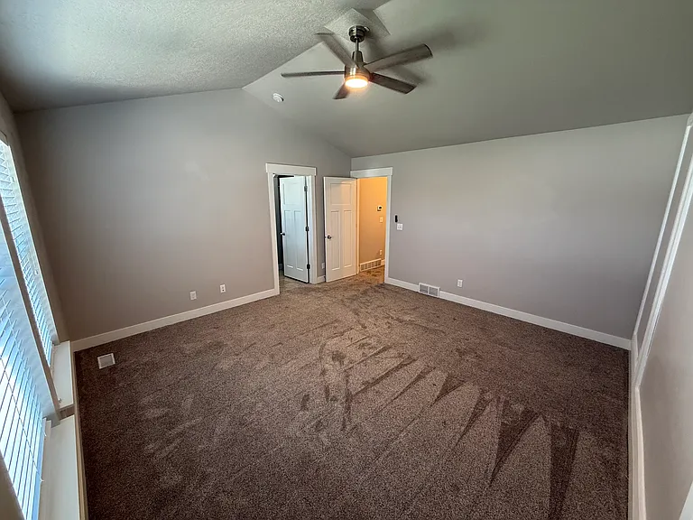 2156 W Thomas St — Photo 16