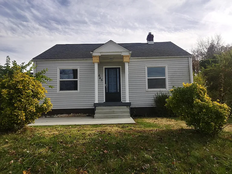 645 N Mulberry St — Photo 2
