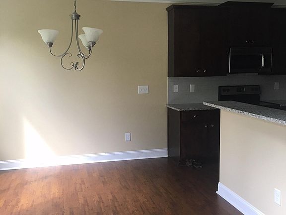 5th image of 948 Still Hill Ln