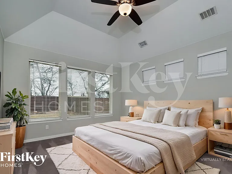 2815 Willow Ln — Photo 9
