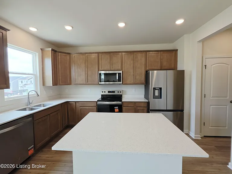 11144 Castlebrook Dr — Photo 9