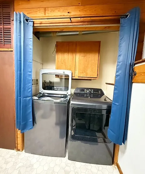 710 Parkway Ct NE — Photo 14