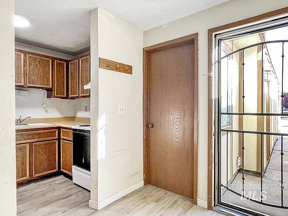 4th image of 2822 S Georgia Ave