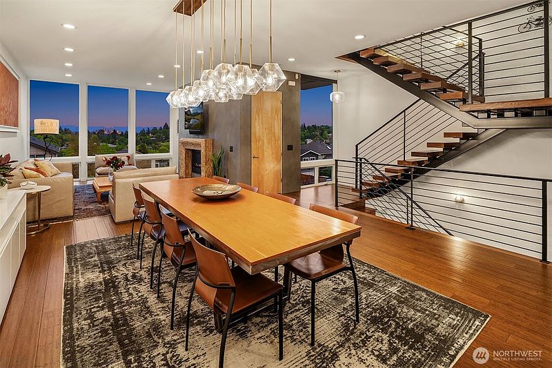3rd image of 431 26th Avenue E