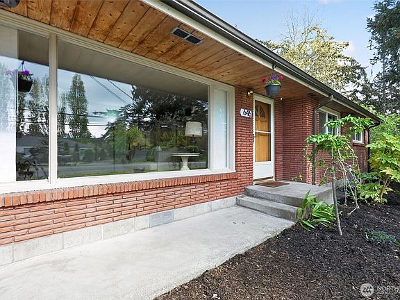 2nd image of 646 SE Ely Street