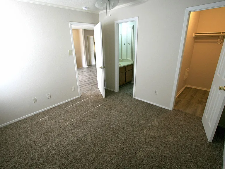 1102 Spring Loop — Photo 18