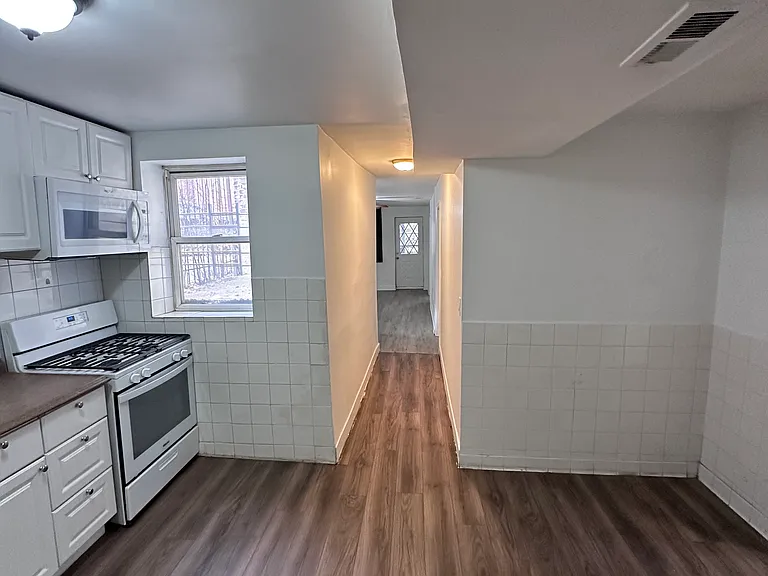 1033 S Oakley Blvd #GF — Photo 7
