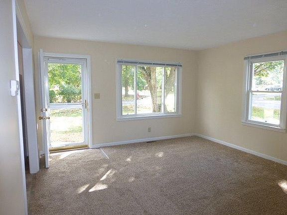5th image of 2258 Cosmos Dr