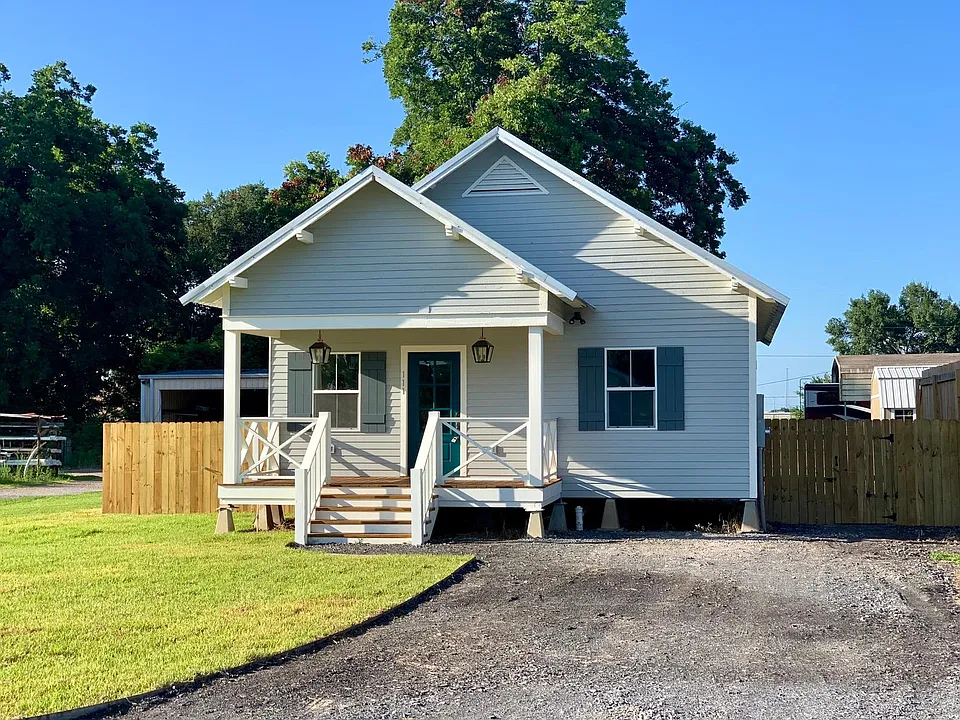 111 James St