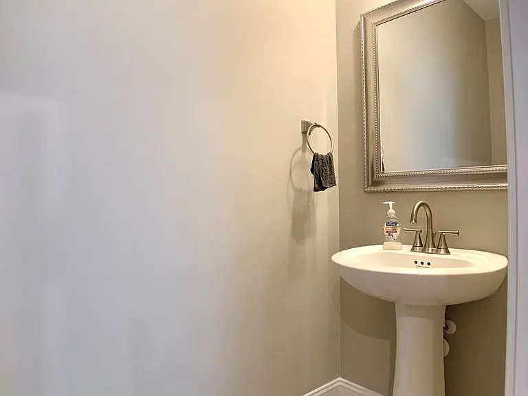 1376 Apple Blossom Rd — Photo 18