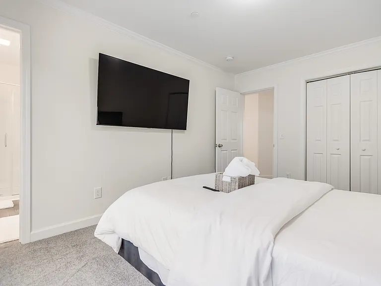 2706 Knox St SE #A — Photo 11