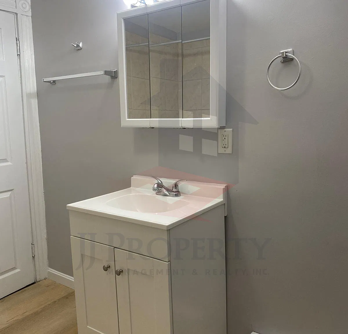 2 bed, $1,400 — Photo 2