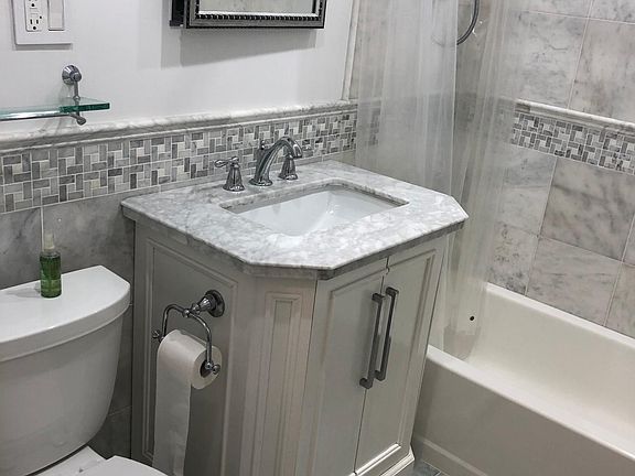 4th image of 6128 71st St Floor 1