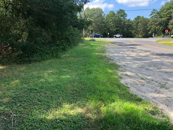 10 Serpentine Dr E, Bayville, NJ 08721