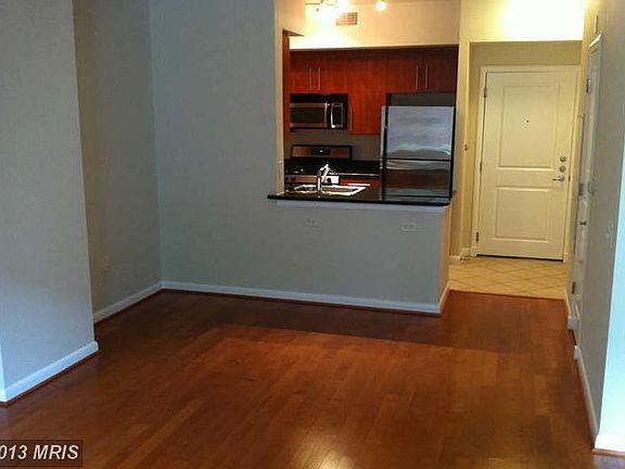 4th image of 1021 N Garfield St APT 148