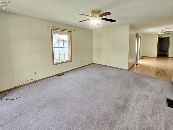 4th image of 109 Grand Ave