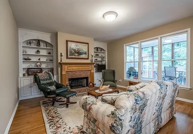 3070 Greens Creek Ln — Photo 5